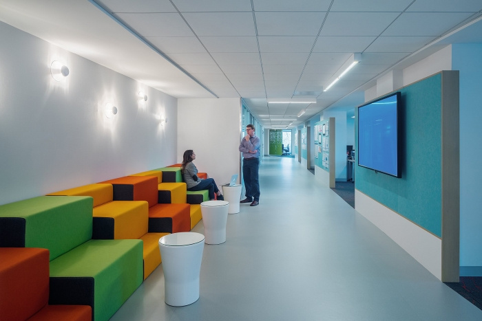 靈活開放的國際總部辦公室設(shè)計裝修圖-第2張圖片-上海古都建筑設(shè)計集團 靈活開放的國際總部辦公室設(shè)計裝修圖-第2張圖片-上海古都建筑設(shè)計集團