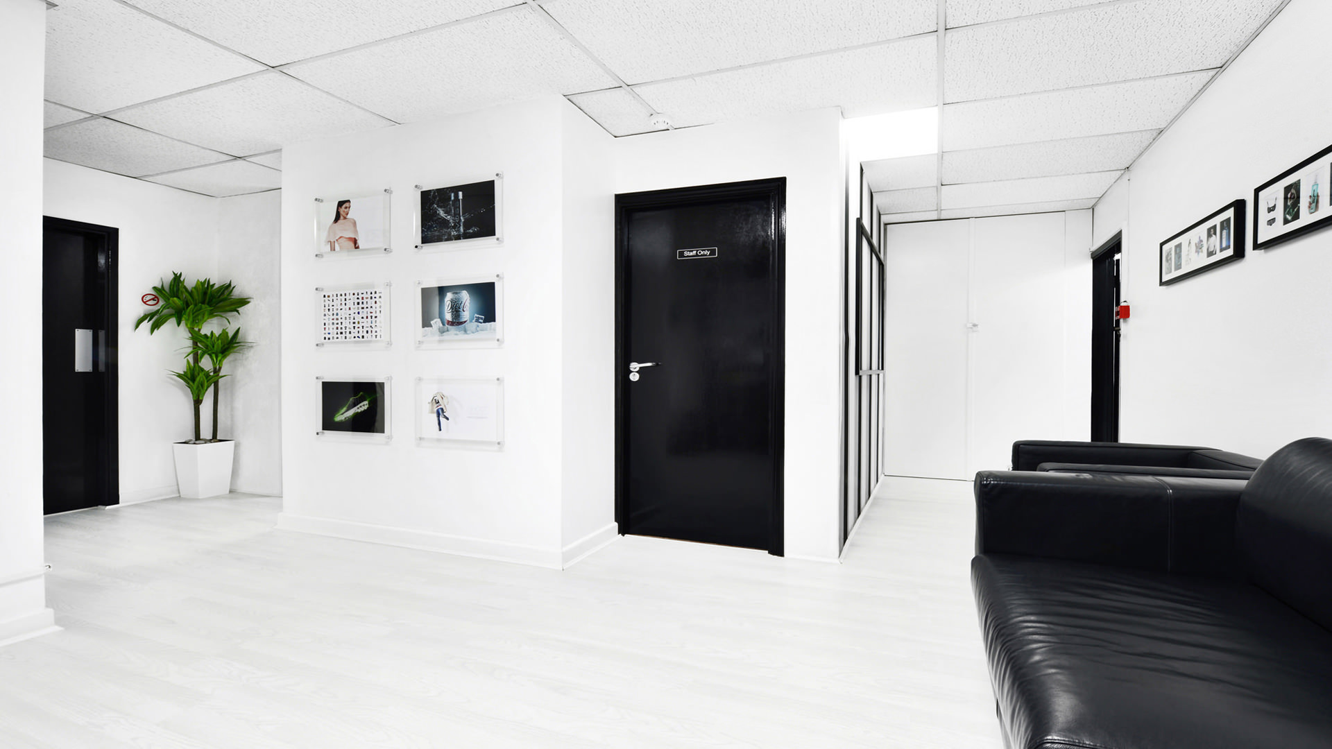 上海辦公室裝修純白色調攝影棚裝修設計-第3張圖片-上海古都建筑設計集團 上海辦公室裝修純白色調攝影棚裝修設計-第3張圖片-上海古都建筑設計集團