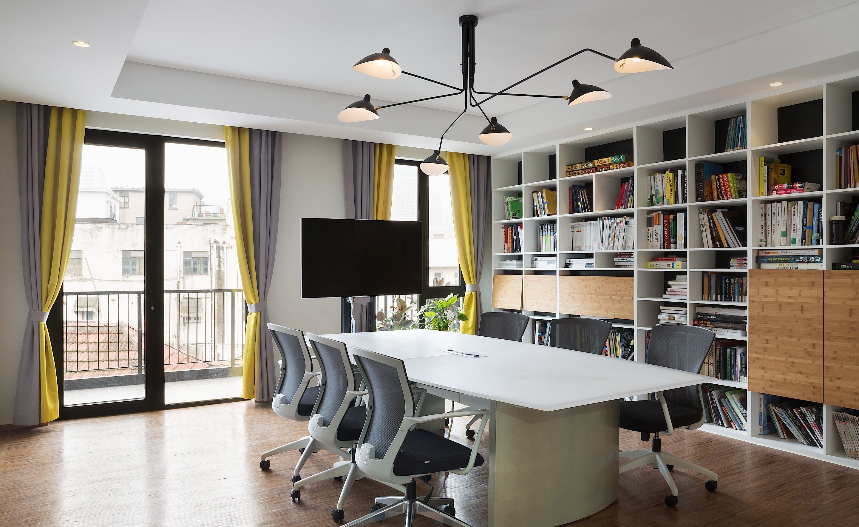 徐匯區(qū)辦公室裝修落地窗設計-第3張圖片-上海古都建筑設計集團 徐匯區(qū)辦公室裝修落地窗設計-第3張圖片-上海古都建筑設計集團