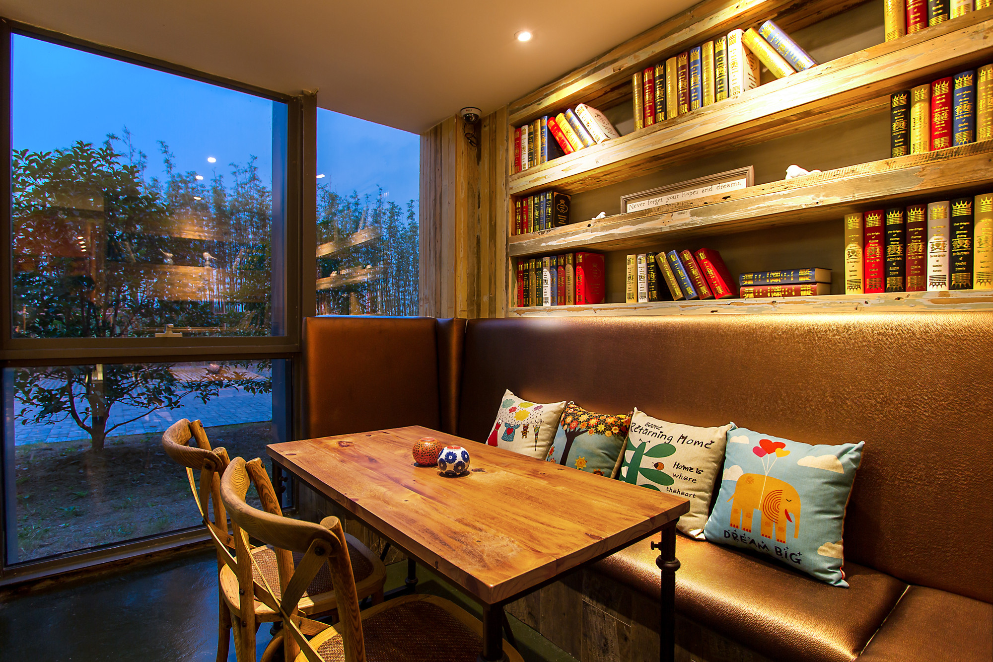 虹口區美式工業風咖啡廳裝修設計-第7張圖片-上海古都建筑設計集團 虹口區美式工業風咖啡廳裝修設計-第7張圖片-上海古都建筑設計集團