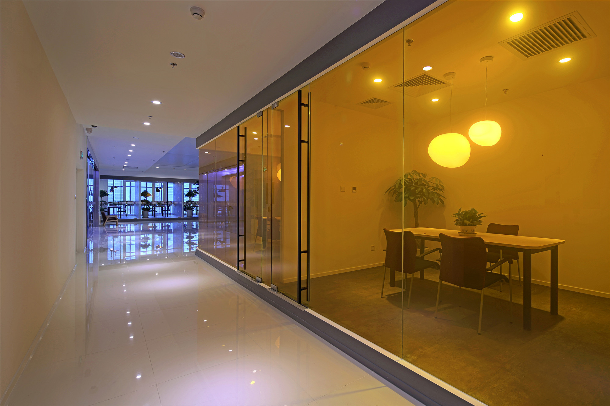 現代時尚辦公室裝修設計效果圖-第1張圖片-上海古都建筑設計集團 現代時尚辦公室裝修設計效果圖-第1張圖片-上海古都建筑設計集團