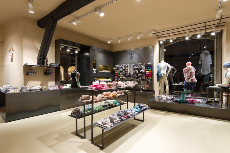 女裝精品店裝修設計-第2張圖片-上海古都建筑設計集團 女裝精品店裝修設計-第2張圖片-上海古都建筑設計集團