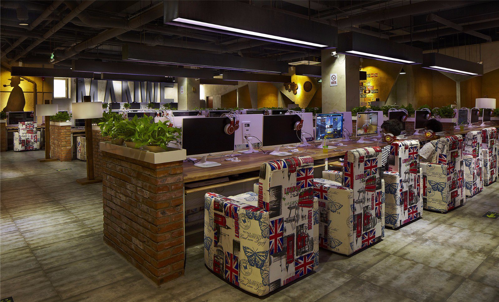 復(fù)古工業(yè)風(fēng)網(wǎng)吧裝修設(shè)計(jì)-第3張圖片-上海古都建筑設(shè)計(jì)集團(tuán) 復(fù)古工業(yè)風(fēng)網(wǎng)吧裝修設(shè)計(jì)-第3張圖片-上海古都建筑設(shè)計(jì)集團(tuán)