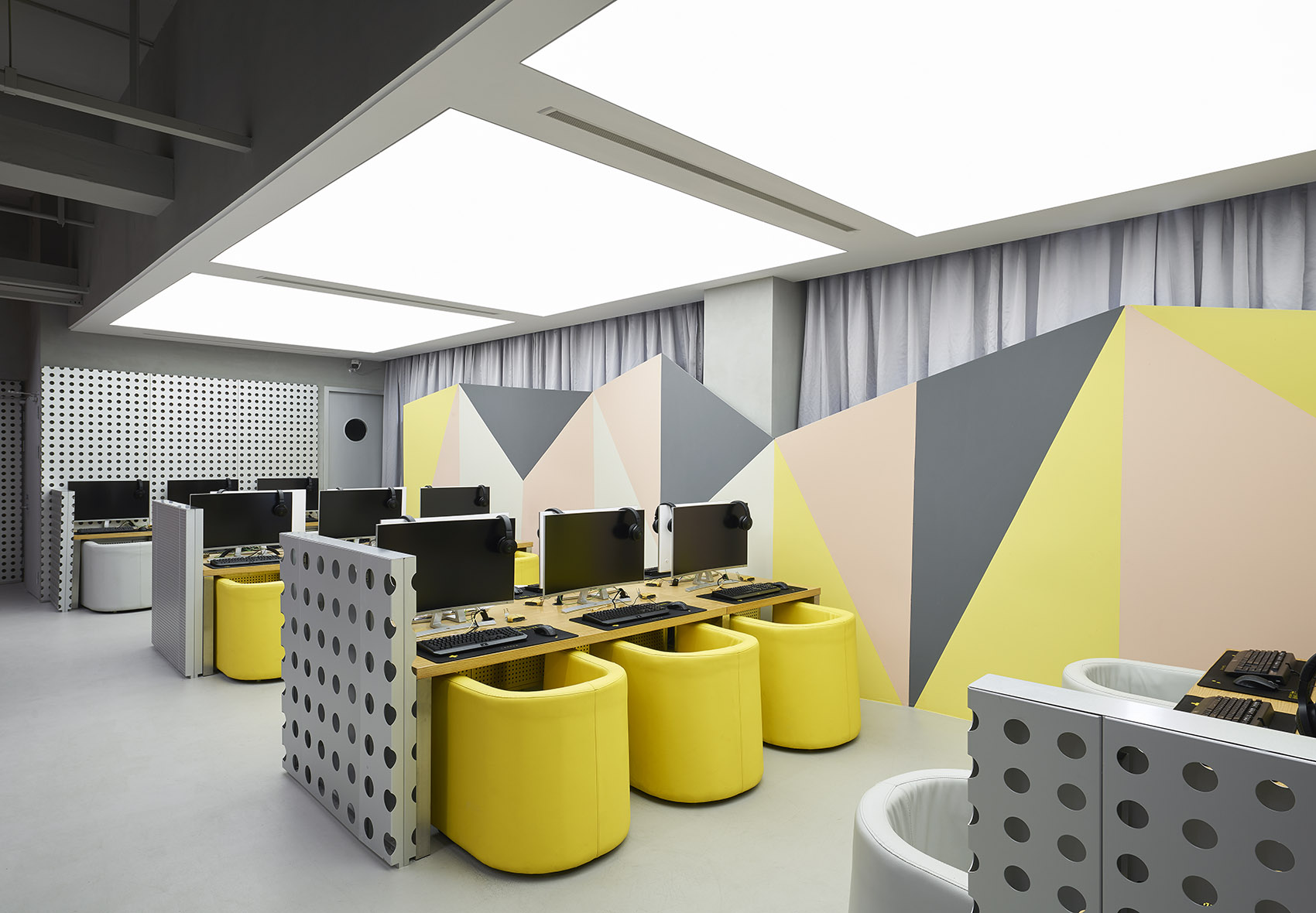 簡約時尚風格網吧裝修設計-第2張圖片-上海古都建筑設計集團