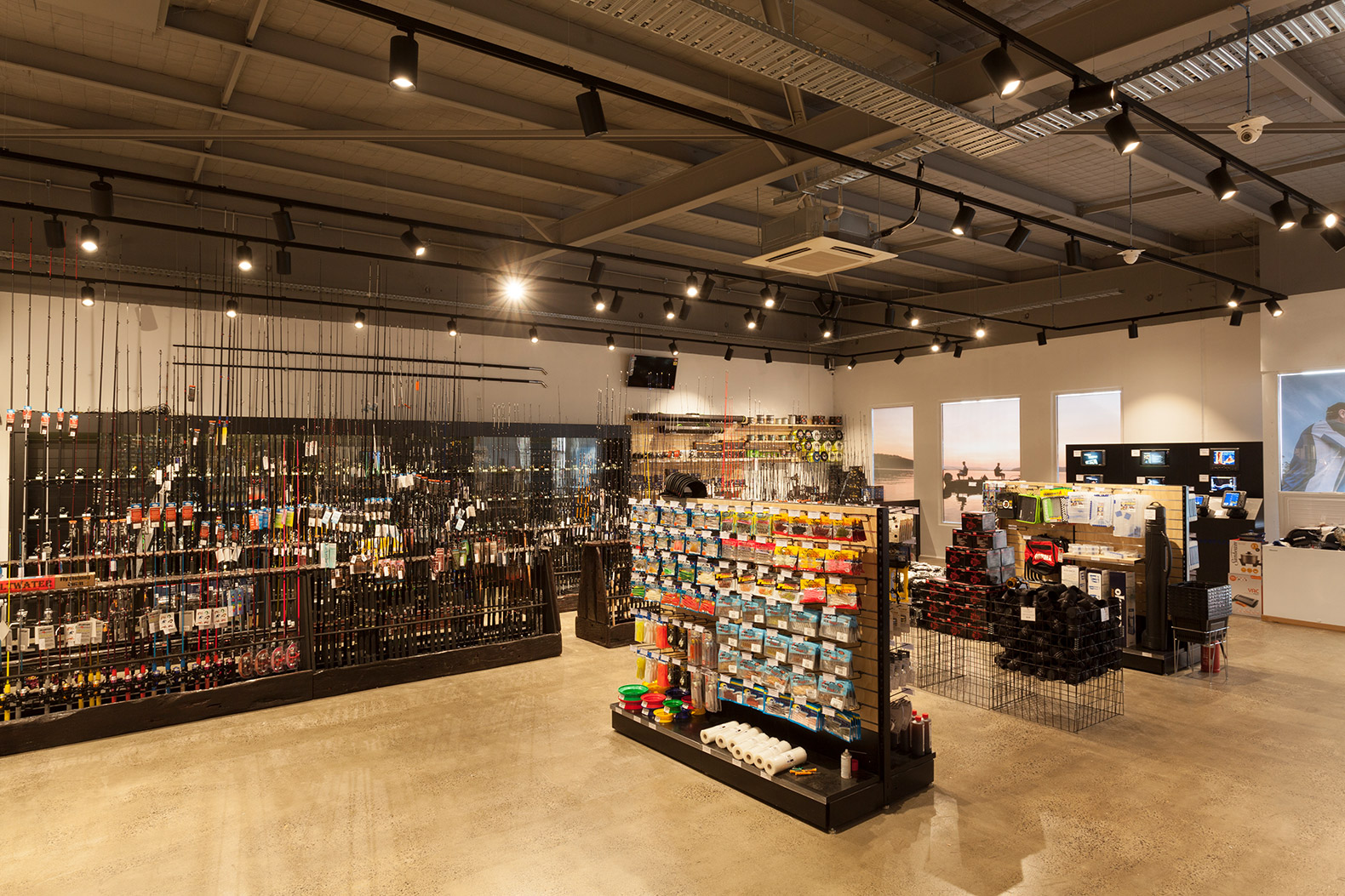 原木工業風漁具店裝修設計-第2張圖片-上海古都建筑設計集團 原木工業風漁具店裝修設計-第2張圖片-上海古都建筑設計集團