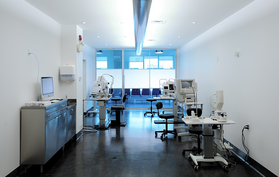 現(xiàn)代科技風格眼科醫(yī)院裝修設計-第4張圖片-上海古都建筑設計集團 現(xiàn)代科技風格眼科醫(yī)院裝修設計-第4張圖片-上海古都建筑設計集團