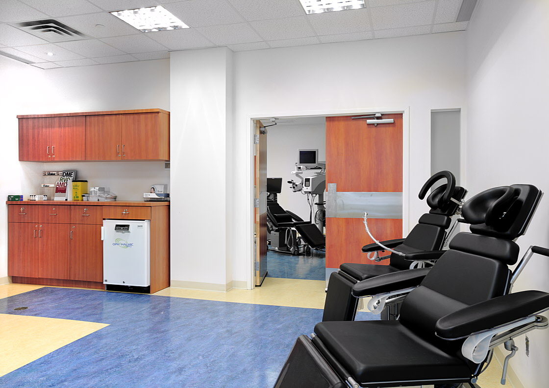 現(xiàn)代科技風格眼科醫(yī)院裝修設計-第5張圖片-上海古都建筑設計集團 現(xiàn)代科技風格眼科醫(yī)院裝修設計-第5張圖片-上海古都建筑設計集團