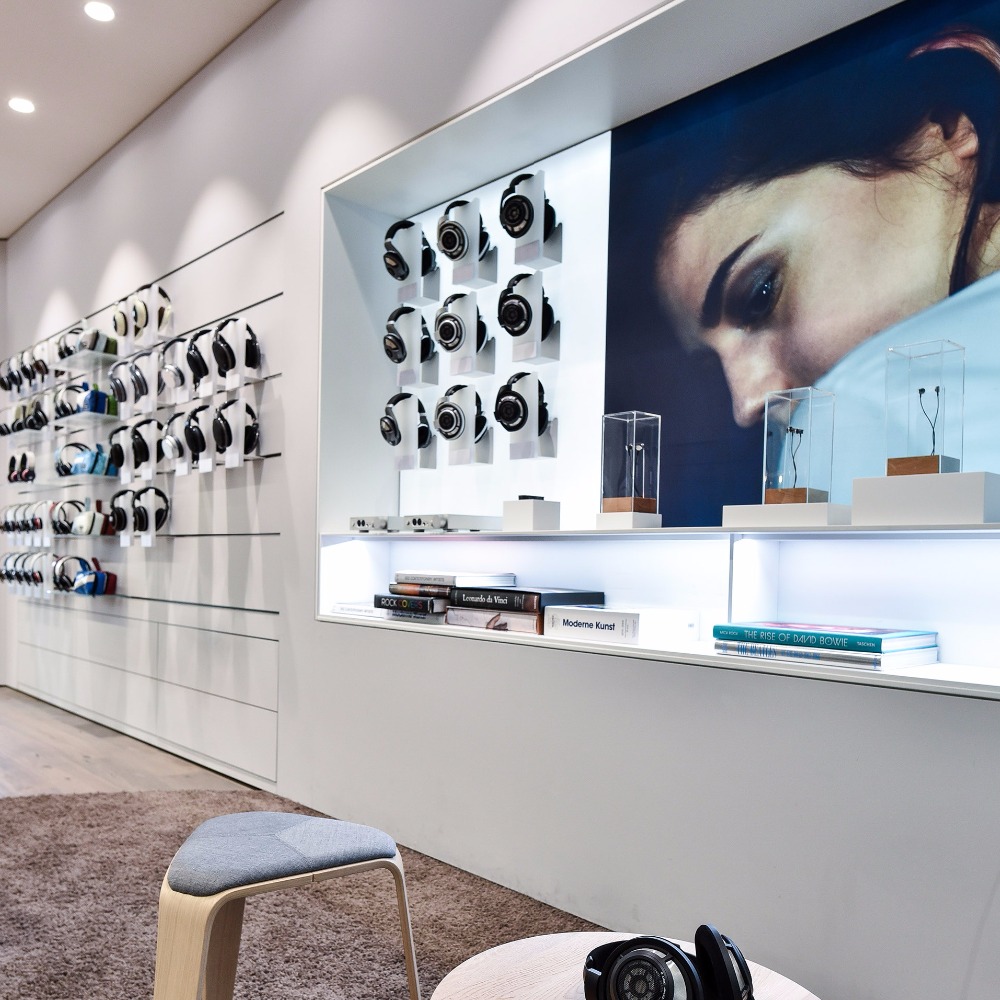 智能耳機(jī)營業(yè)廳裝修設(shè)計(jì)-第5張圖片-上海古都建筑設(shè)計(jì)集團(tuán) 智能耳機(jī)營業(yè)廳裝修設(shè)計(jì)-第5張圖片-上海古都建筑設(shè)計(jì)集團(tuán)