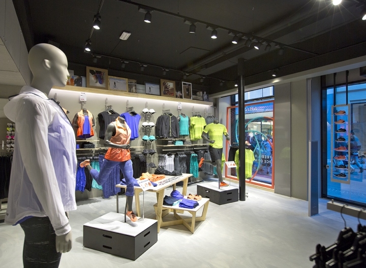 現代體育用品一體店裝修設計-第6張圖片-上海古都建筑設計集團 現代體育用品一體店裝修設計-第6張圖片-上海古都建筑設計集團