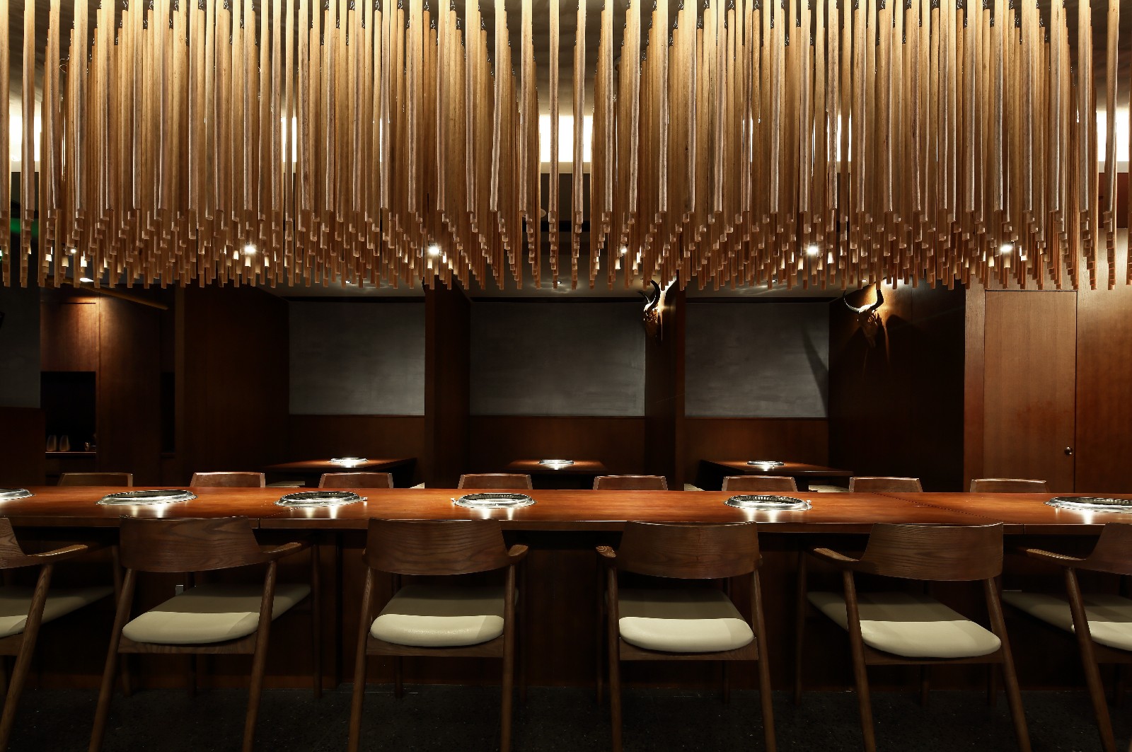 高檔古典火鍋店裝修設(shè)計-第3張圖片-上海古都建筑設(shè)計集團(tuán) 高檔古典火鍋店裝修設(shè)計-第3張圖片-上海古都建筑設(shè)計集團(tuán)