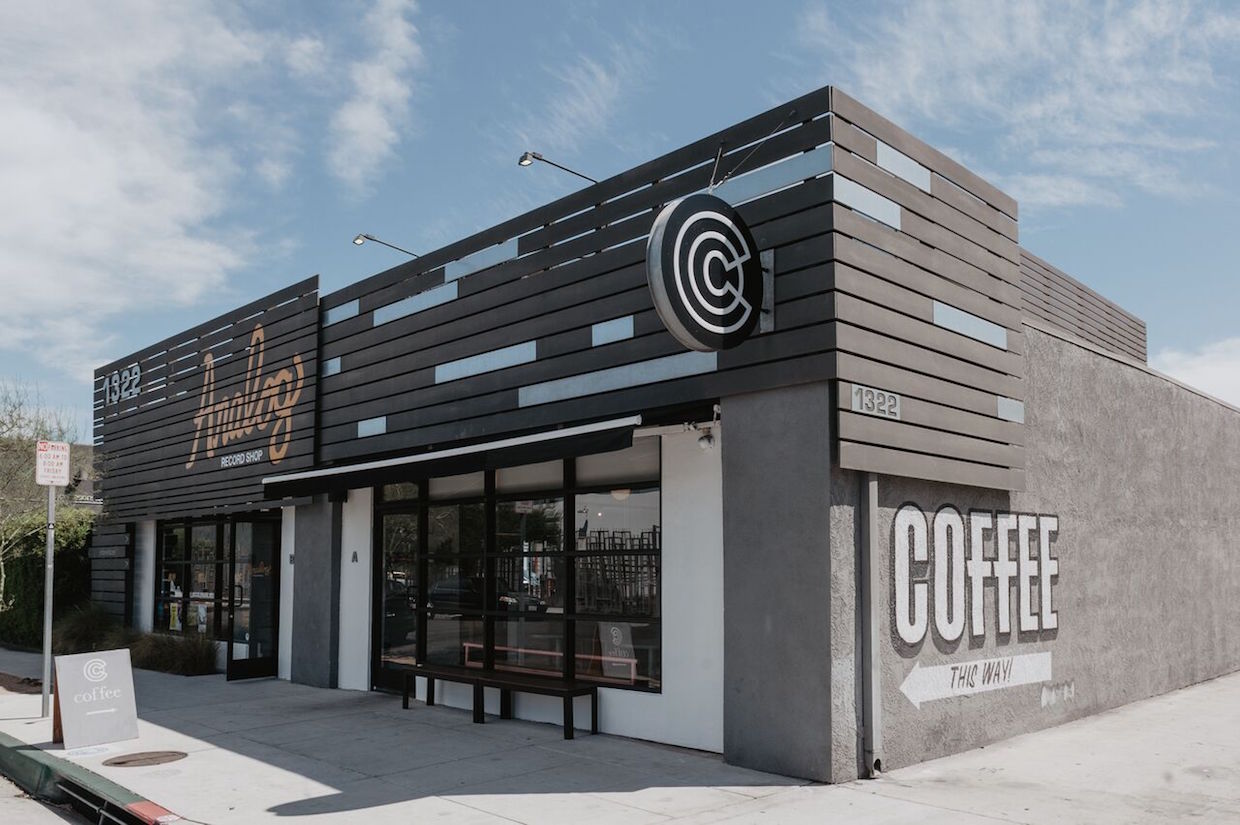 簡(jiǎn)約質(zhì)樸咖啡廳裝修設(shè)計(jì)-第3張圖片-上海古都建筑設(shè)計(jì)集團(tuán) 簡(jiǎn)約質(zhì)樸咖啡廳裝修設(shè)計(jì)-第3張圖片-上海古都建筑設(shè)計(jì)集團(tuán)