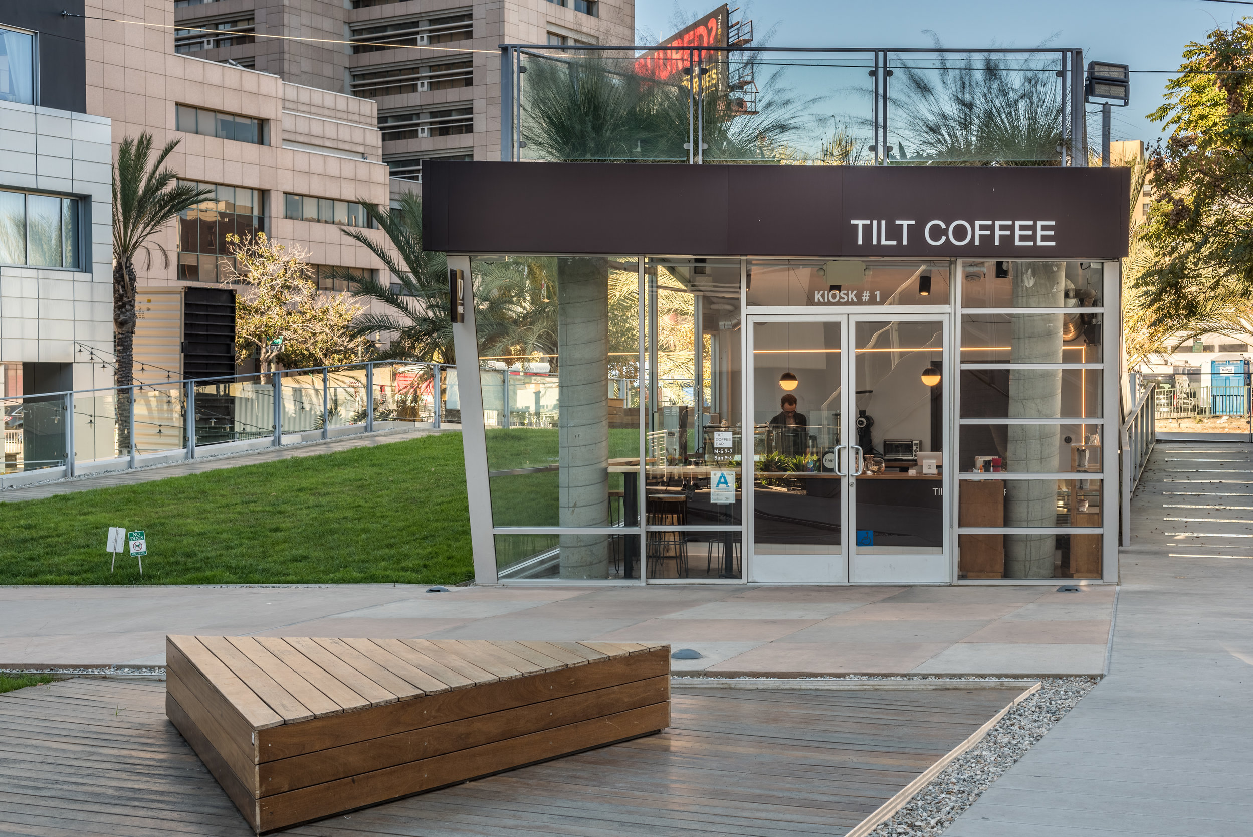 簡(jiǎn)約質(zhì)樸咖啡廳裝修設(shè)計(jì)-第4張圖片-上海古都建筑設(shè)計(jì)集團(tuán) 簡(jiǎn)約質(zhì)樸咖啡廳裝修設(shè)計(jì)-第4張圖片-上海古都建筑設(shè)計(jì)集團(tuán)