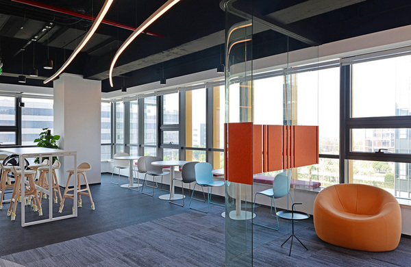 高科技公司辦公室裝修設計效果-第2張圖片-上海古都建筑設計集團 高科技公司辦公室裝修設計效果-第2張圖片-上海古都建筑設計集團