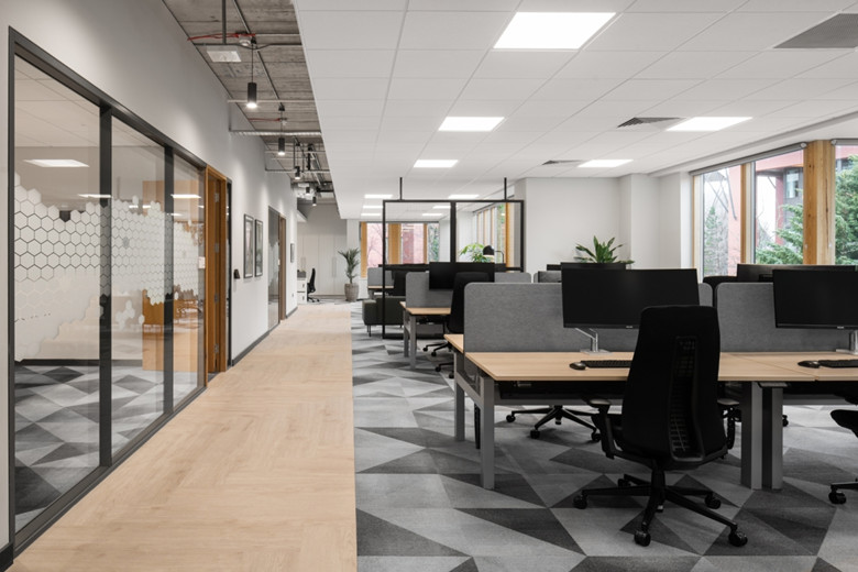 1000平數據中心公司辦公室設計布局-第3張圖片-上海古都建筑設計集團 1000平數據中心公司辦公室設計布局-第3張圖片-上海古都建筑設計集團