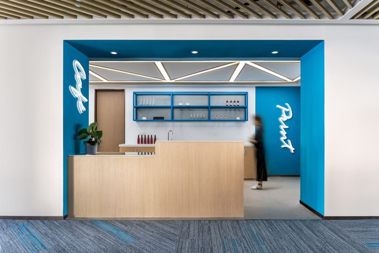 1700㎡科技研發(fā)公司辦公室裝修設(shè)計(jì)欣賞-第3張圖片-上海古都建筑設(shè)計(jì)集團(tuán) 1700㎡科技研發(fā)公司辦公室裝修設(shè)計(jì)欣賞-第3張圖片-上海古都建筑設(shè)計(jì)集團(tuán)