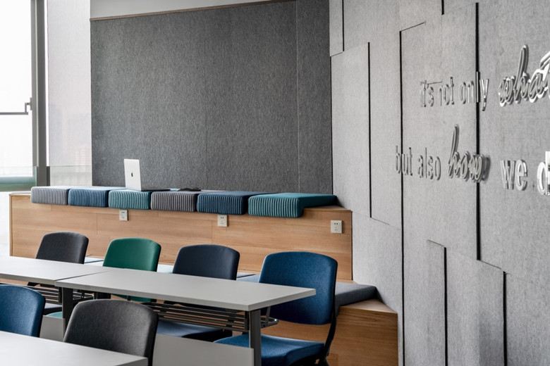 1700㎡科技研發(fā)公司辦公室裝修設(shè)計(jì)欣賞-第4張圖片-上海古都建筑設(shè)計(jì)集團(tuán) 1700㎡科技研發(fā)公司辦公室裝修設(shè)計(jì)欣賞-第4張圖片-上海古都建筑設(shè)計(jì)集團(tuán)